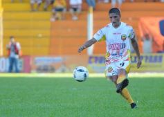 Foto de la galería: Crucero sigue invicto de local: empató con Chacarita