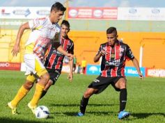 Foto de la galería: Crucero sigue invicto de local: empató con Chacarita