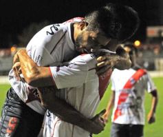 Foto de la galería: Guaraní tuvo otra alegría ante Sarmiento