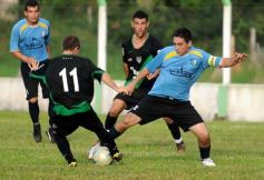 Foto de la galería: El Brete derrotó a Itatí y es líder