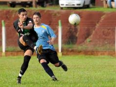 Foto de la galería: El Brete derrotó a Itatí y es líder