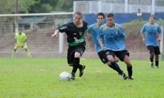 Foto de la galería: El Brete derrotó a Itatí y es líder