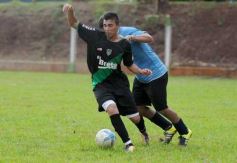 Foto de la galería: El Brete derrotó a Itatí y es líder