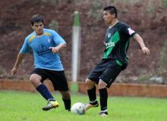 Foto de la galería: El Brete derrotó a Itatí y es líder