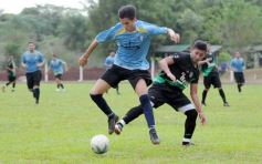 Foto de la galería: El Brete derrotó a Itatí y es líder