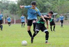 Foto de la galería: El Brete derrotó a Itatí y es líder