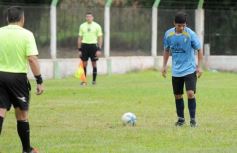 Foto de la galería: El Brete derrotó a Itatí y es líder