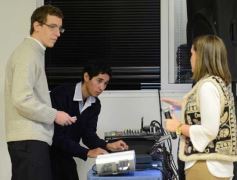 Foto de la galería: Ricardo Rouvier disertó en la sede local de la UCP