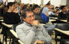 Foto de la galería: Ricardo Rouvier disertó en la sede local de la UCP