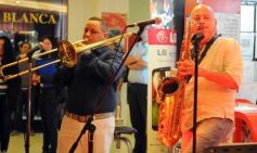Foto de la galería: Música para recibir el Día del Trabajador en el Shopping