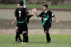 Foto de la galería: El Brete derrotó a Villa Cabello y se consolida en la punta
