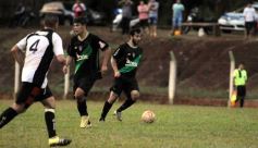 Foto de la galería: El Brete derrotó a Villa Cabello y se consolida en la punta