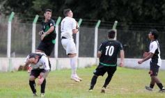 Foto de la galería: El Brete derrotó a Villa Cabello y se consolida en la punta