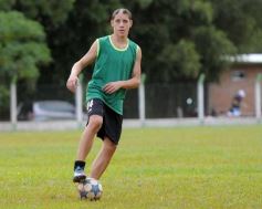 Foto de la galería: El Brete derrotó a Villa Cabello y se consolida en la punta