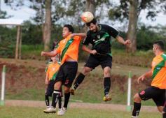 Foto de la galería: El Brete derrotó a Villa Cabello y se consolida en la punta