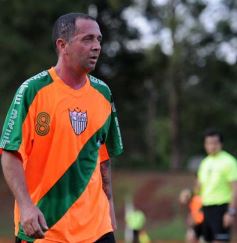 Foto de la galería: El Brete derrotó a Villa Cabello y se consolida en la punta