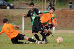 Foto de la galería: El Brete derrotó a Villa Cabello y se consolida en la punta
