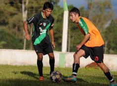 Foto de la galería: El Brete derrotó a Villa Cabello y se consolida en la punta