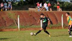 Foto de la galería: El Brete derrotó a Villa Cabello y se consolida en la punta