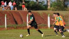 Foto de la galería: El Brete derrotó a Villa Cabello y se consolida en la punta