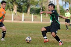 Foto de la galería: El Brete derrotó a Villa Cabello y se consolida en la punta