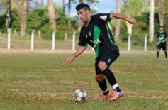 Foto de la galería: El Brete derrotó a Villa Cabello y se consolida en la punta