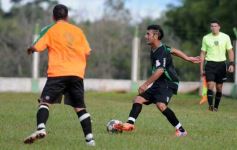 Foto de la galería: El Brete derrotó a Villa Cabello y se consolida en la punta