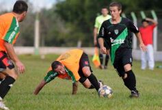 Foto de la galería: El Brete derrotó a Villa Cabello y se consolida en la punta