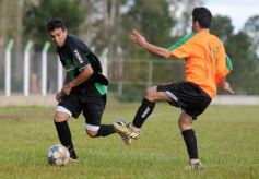 Foto de la galería: El Brete derrotó a Villa Cabello y se consolida en la punta