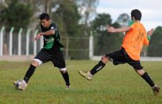 Foto de la galería: El Brete derrotó a Villa Cabello y se consolida en la punta