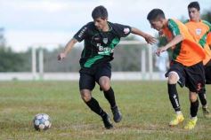 Foto de la galería: El Brete derrotó a Villa Cabello y se consolida en la punta