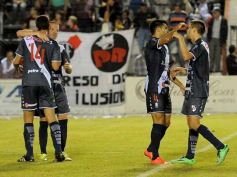 Foto de la galería: Con mucho amor propio Guaraní derrotó a San Martín