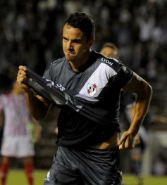 Foto de la galería: Con mucho amor propio Guaraní derrotó a San Martín