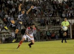 Foto de la galería: Con mucho amor propio Guaraní derrotó a San Martín