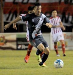 Foto de la galería: Con mucho amor propio Guaraní derrotó a San Martín