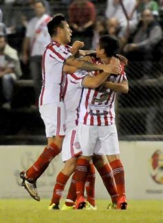 Foto de la galería: Con mucho amor propio Guaraní derrotó a San Martín
