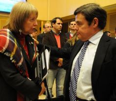 Foto de la galería: Cambios en la Ley de Ministerios y agasajo a la prensa en la Legislatura