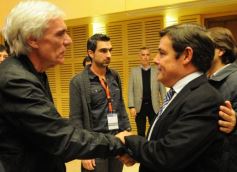 Foto de la galería: Cambios en la Ley de Ministerios y agasajo a la prensa en la Legislatura