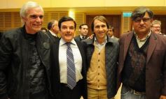 Foto de la galería: Cambios en la Ley de Ministerios y agasajo a la prensa en la Legislatura