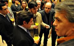 Foto de la galería: Cambios en la Ley de Ministerios y agasajo a la prensa en la Legislatura