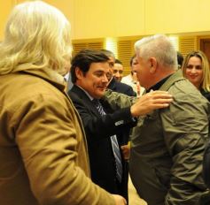 Foto de la galería: Cambios en la Ley de Ministerios y agasajo a la prensa en la Legislatura
