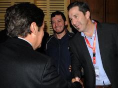 Foto de la galería: Cambios en la Ley de Ministerios y agasajo a la prensa en la Legislatura