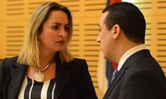 Foto de la galería: Cambios en la Ley de Ministerios y agasajo a la prensa en la Legislatura