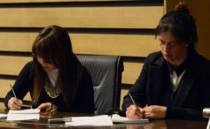 Foto de la galería: Cambios en la Ley de Ministerios y agasajo a la prensa en la Legislatura