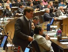 Foto de la galería: Cambios en la Ley de Ministerios y agasajo a la prensa en la Legislatura