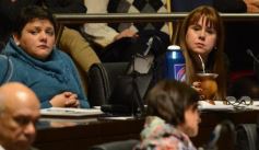 Foto de la galería: Cambios en la Ley de Ministerios y agasajo a la prensa en la Legislatura