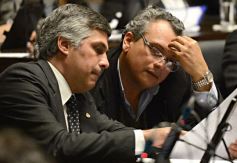 Foto de la galería: Cambios en la Ley de Ministerios y agasajo a la prensa en la Legislatura