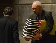 Foto de la galería: Cambios en la Ley de Ministerios y agasajo a la prensa en la Legislatura