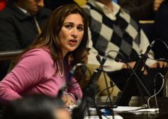 Foto de la galería: Cambios en la Ley de Ministerios y agasajo a la prensa en la Legislatura