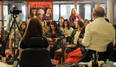 Foto de la galería: Maquillador de famosos dictó una capacitación en Posadas